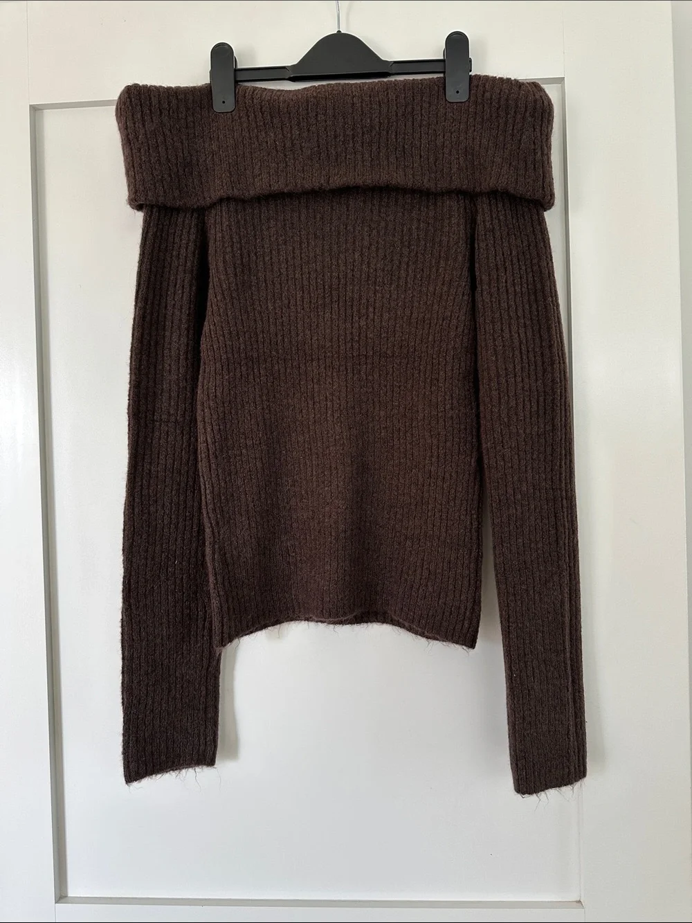 H&M Ribbed Knit Off Shoulder Sweater - Picture 8 of 8